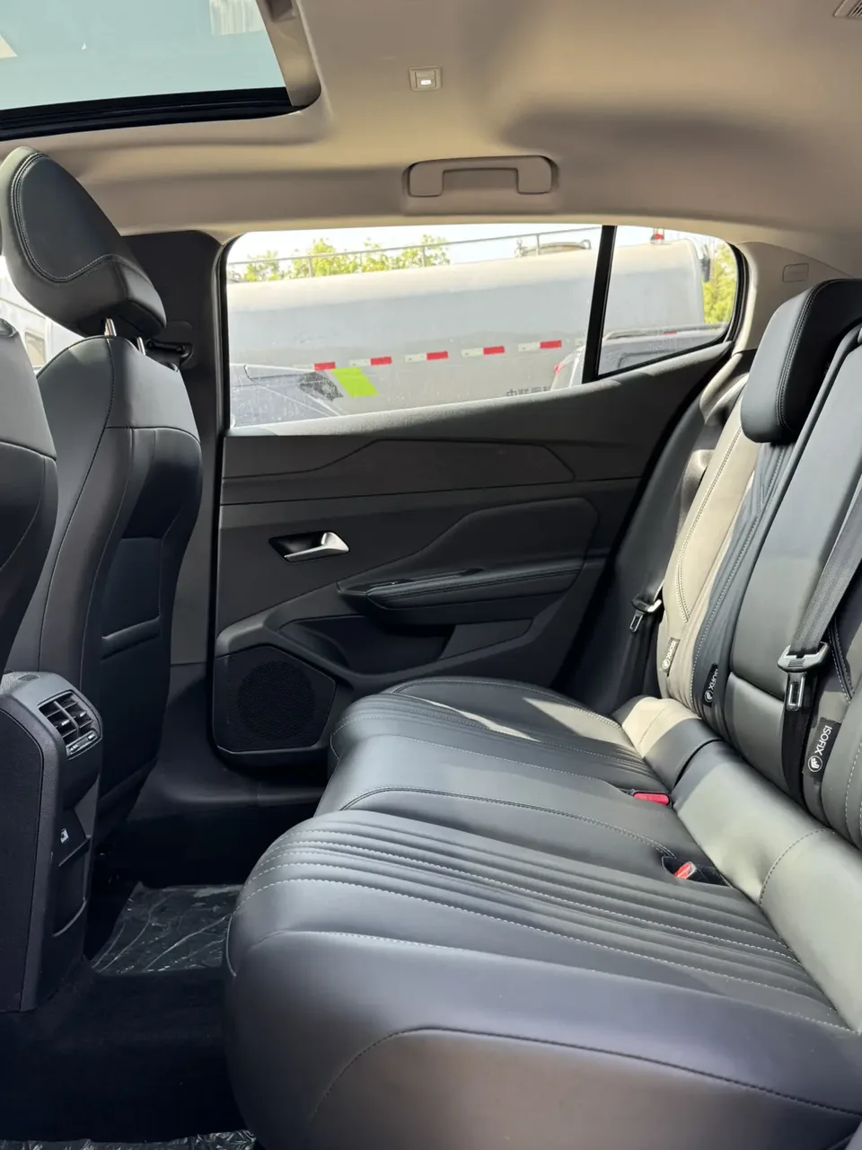 Peugeot 408X 1.6T Charm Edition 2024 — миниатюра 3