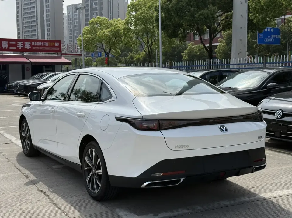 Changan Escape Escape 2025 1.5T DCT 500Bar Flagship 2026 — thumbnail 2
