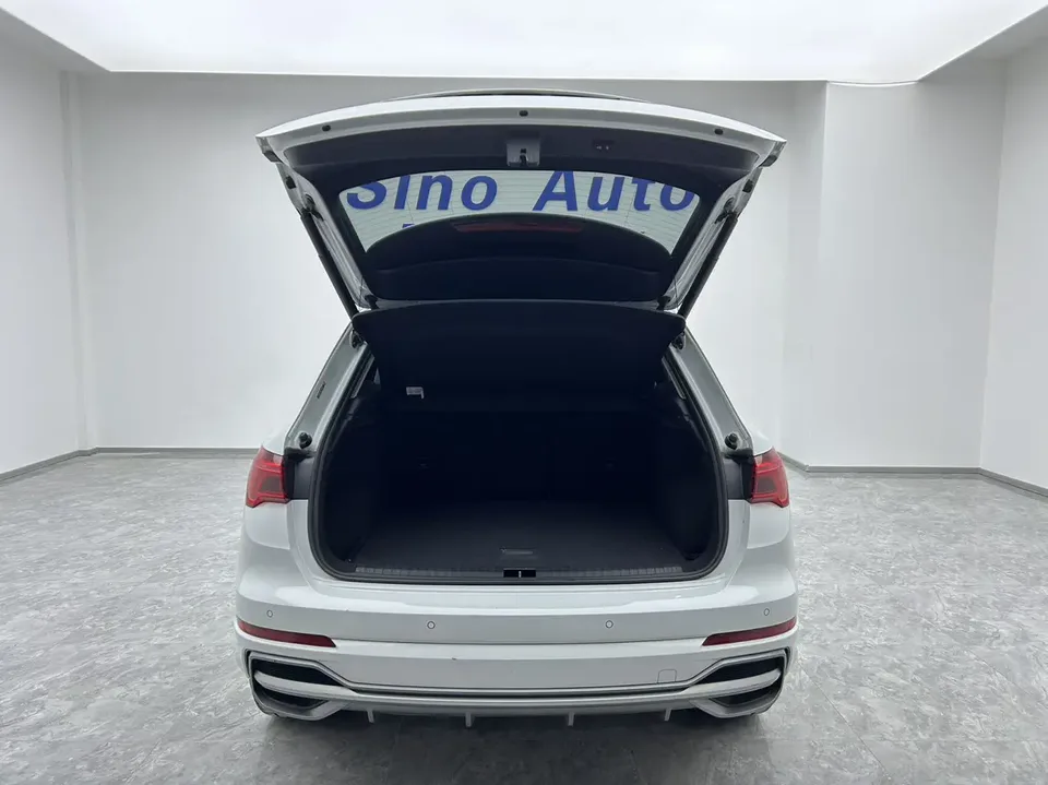 Audi Q3 Audi Q3 2023 35 TFSI Fashionable and Dynamic 2022 — миниатюра 5