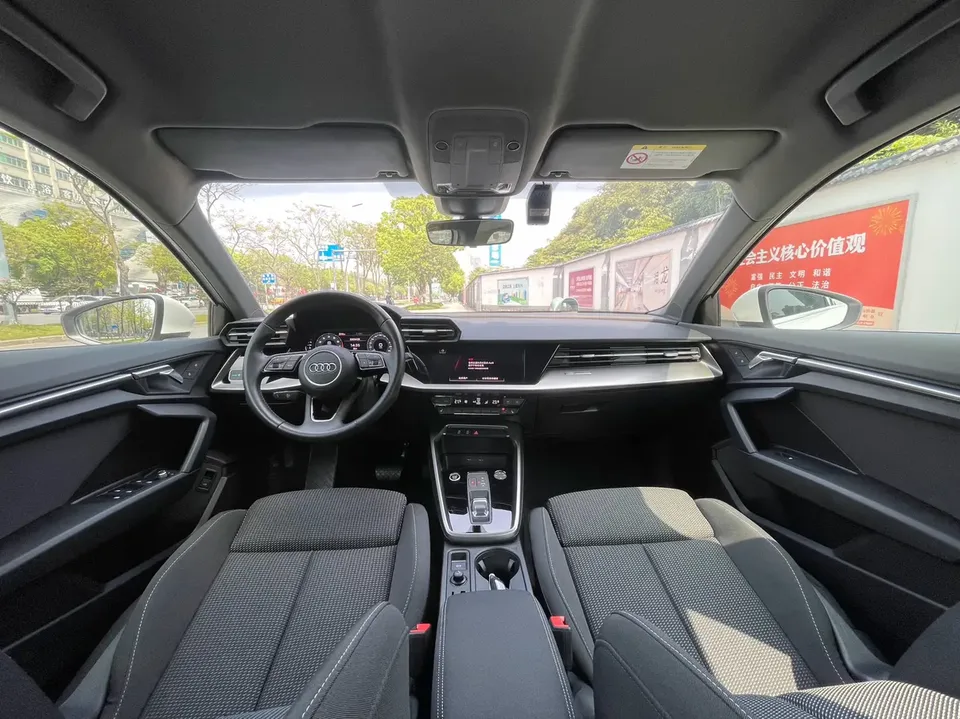 Audi A3 A3L Limousine 35 TFSI Fashion Sports 2022 — миниатюра 3