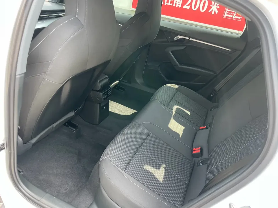 Audi A3 A3L Limousine 35 TFSI Fashion Sports 2022 — миниатюра 5