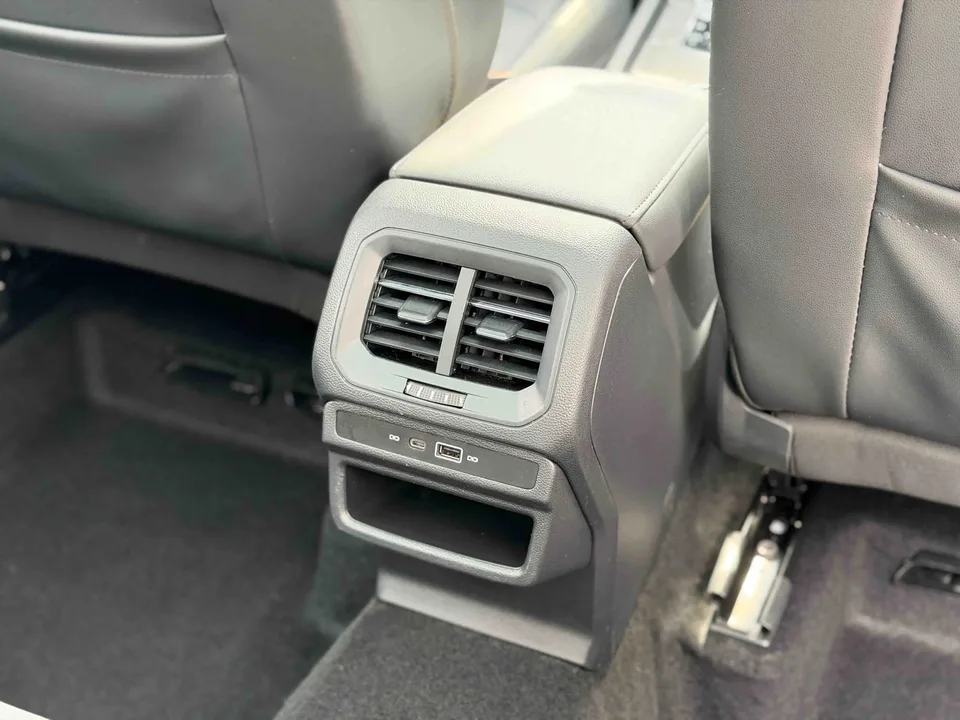 Volkswagen Tharu 2021 Tuyue 280TSI 2WD Luxury Edition PLUS 2022 — миниатюра 3