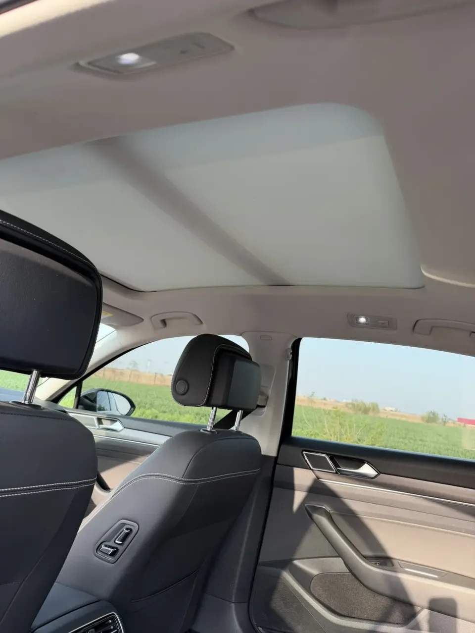 Volkswagen Magotan Magotan 2020 330TSI DSG Leading Edition 2022 — миниатюра 3