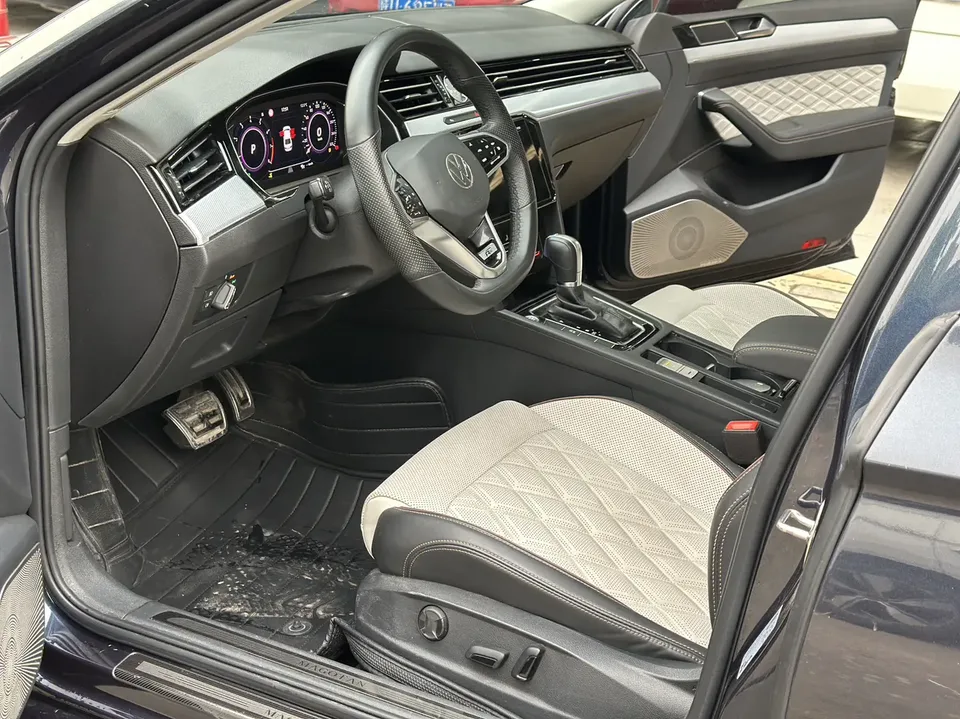 Volkswagen Magotan Magotan 2023 2 million commemorative edition 330TSI DSG luxury model 2023 — миниатюра 3