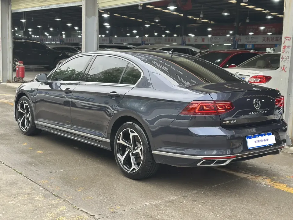 Volkswagen Magotan Magotan 2023 2 million commemorative edition 330TSI DSG luxury model 2023 — миниатюра 4