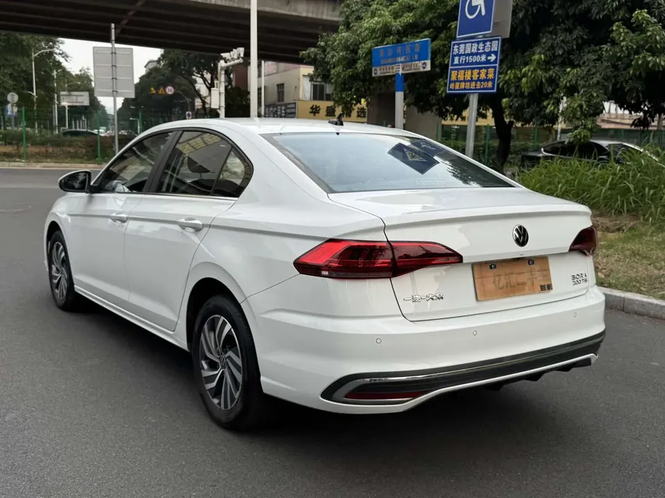 Volkswagen Bora Bora 2025 200TSI DSG Joyride Navigation Edition 2025 — миниатюра 2