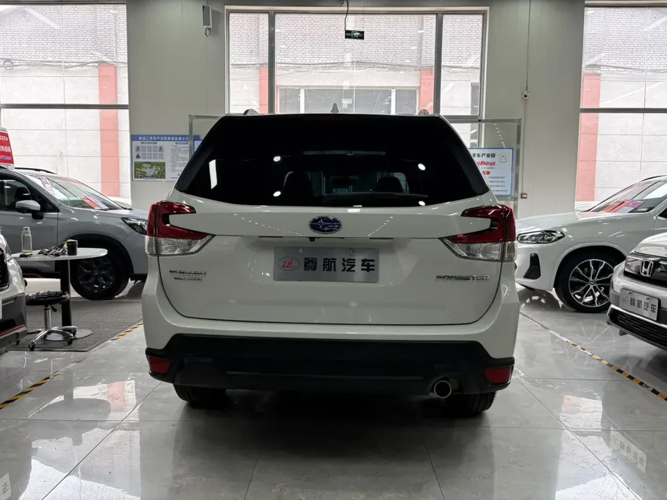 Subaru Forester FORESTER 2021 2.0i Deluxe Edition 2022 — миниатюра 2
