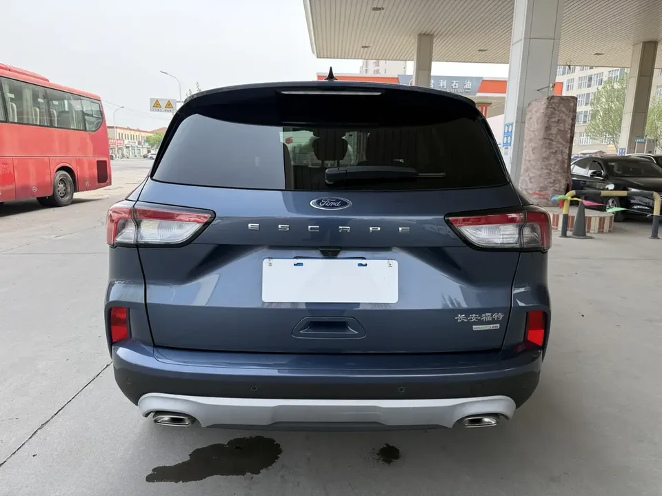 Ford Escape Ruiji 2020 EcoBoost 245 2WD Premium Edition 2022 — thumbnail 2