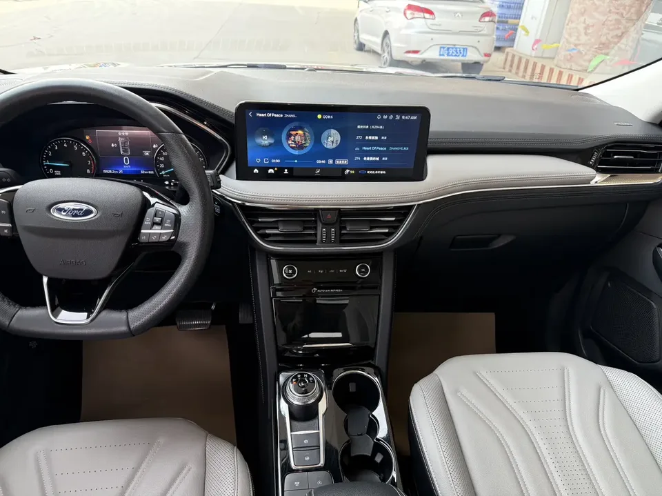 Ford Escape Ruiji 2020 EcoBoost 245 2WD Premium Edition 2022 — thumbnail 3