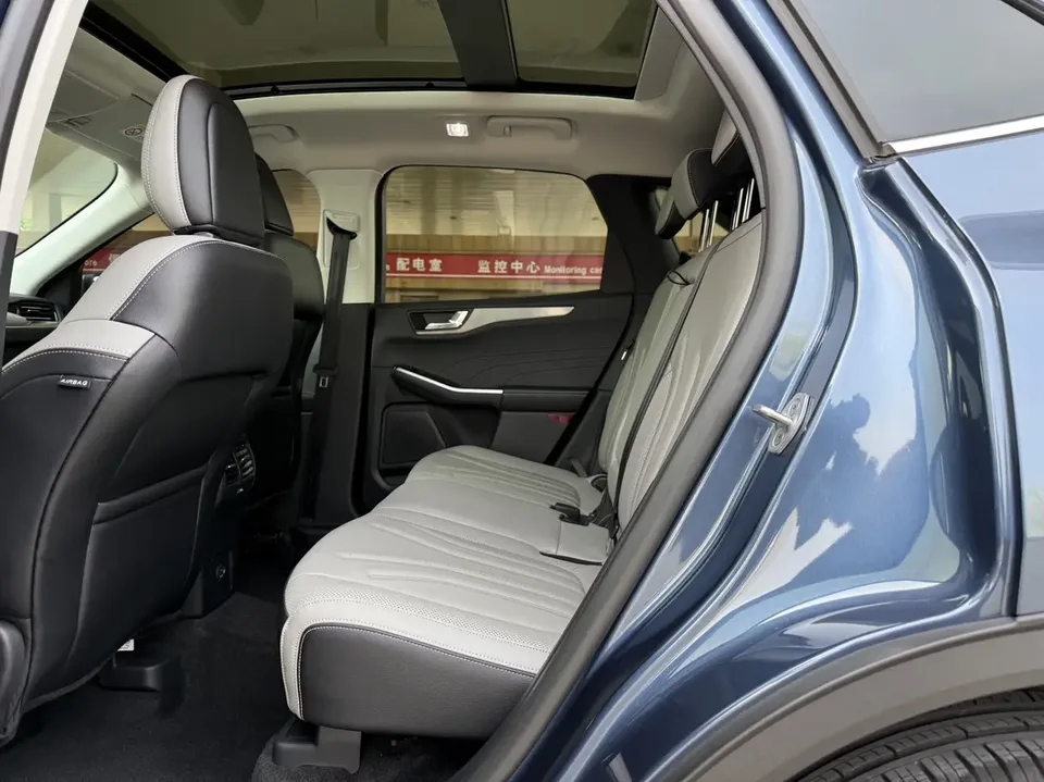 Ford Escape Ruiji 2020 EcoBoost 245 2WD Premium Edition 2022 — thumbnail 4