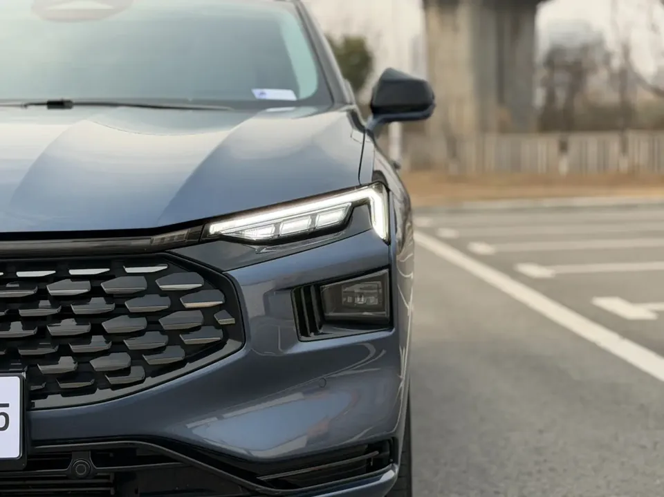 Ford Mondeo EcoBoost 245 Extreme Edition 2022 — миниатюра 3