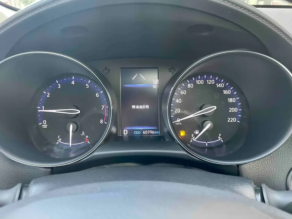 Toyota C-HR Hybrid 2.0L Sports SPORT Edition 2023 — миниатюра 4