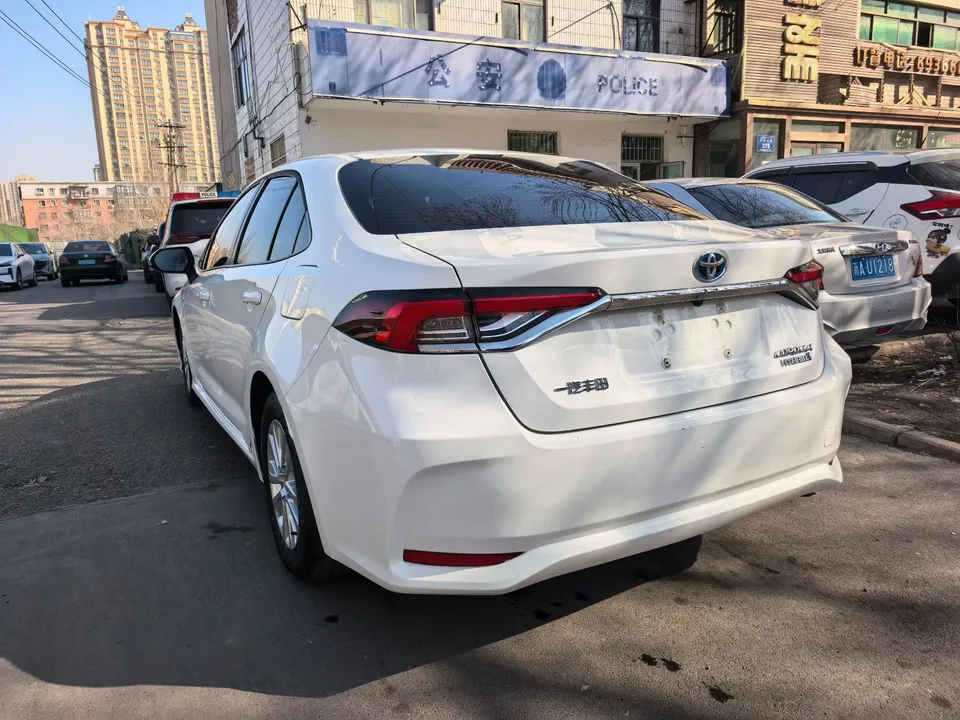 Toyota Corolla Intelligent Electric Hybrid Dual Engine 1.8L E-CVT Elite Edition 2023 — миниатюра 4