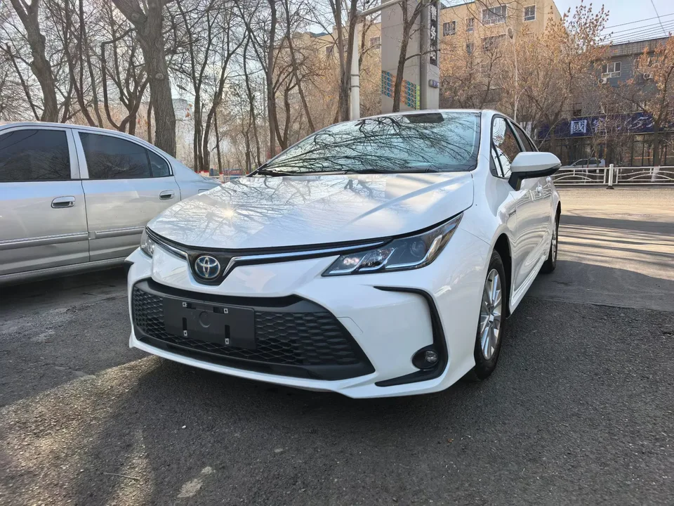 Toyota Corolla Intelligent Electric Hybrid Dual Engine 1.8L E-CVT Elite Edition 2023 — фото 1, купить с доставкой в Москву