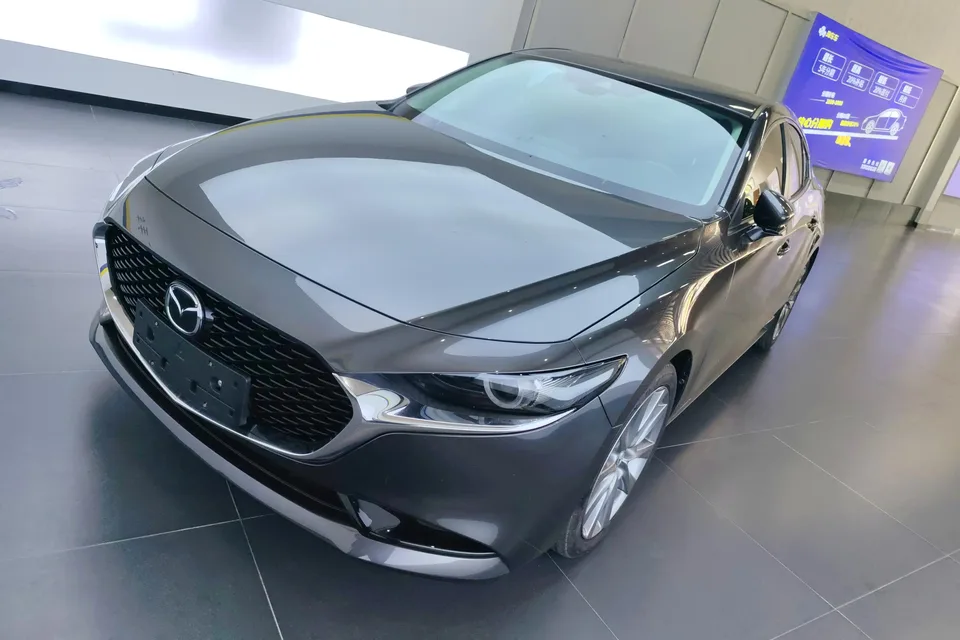 Mazda Axela Mazda3 2023 2.0L Automatic Premium Edition 2024 — photo 1, buy with delivery to Moscow