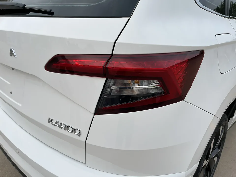 Skoda Karoq TSI280 Luxury Edition 2022 — миниатюра 3