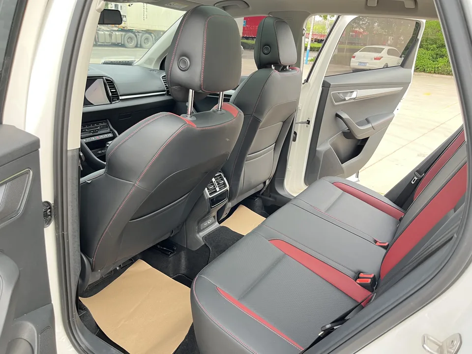 Skoda Karoq TSI280 Luxury Edition 2022 — миниатюра 5