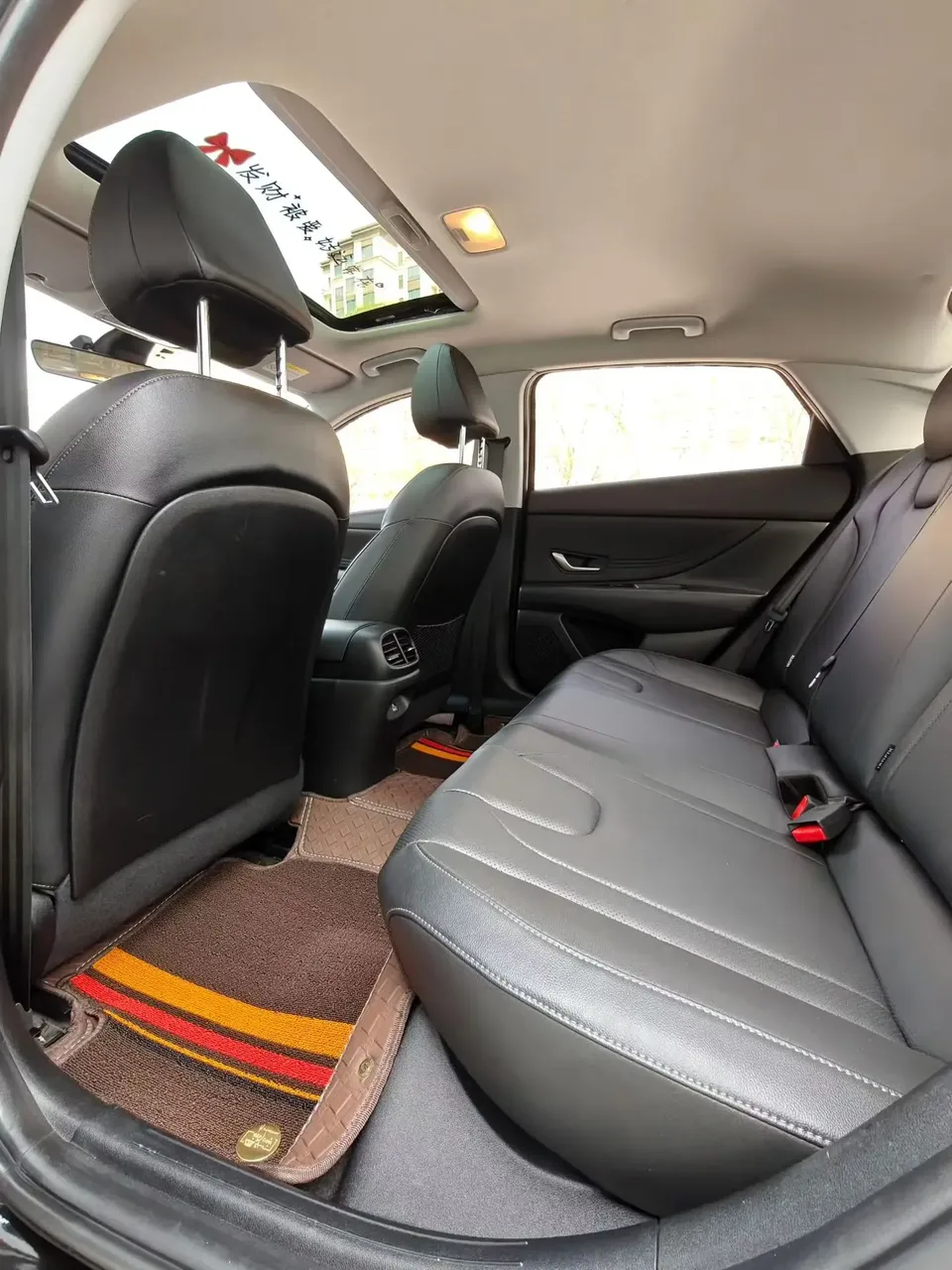Hyundai Elantra 1.5L CVT LUX Premium Edition 2023 — миниатюра 3