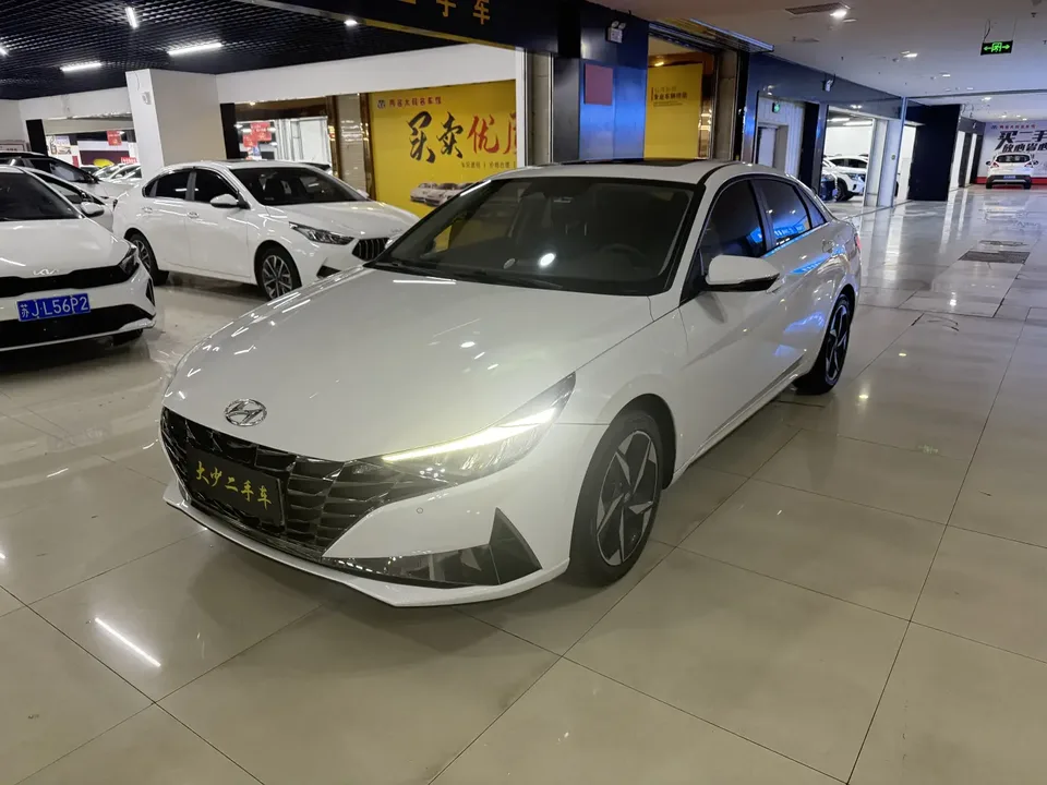 Hyundai Elantra 2022