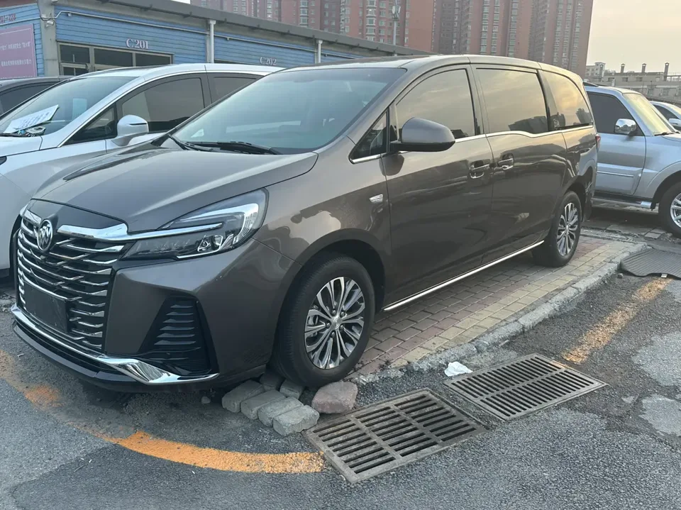 Buick GL8 2025