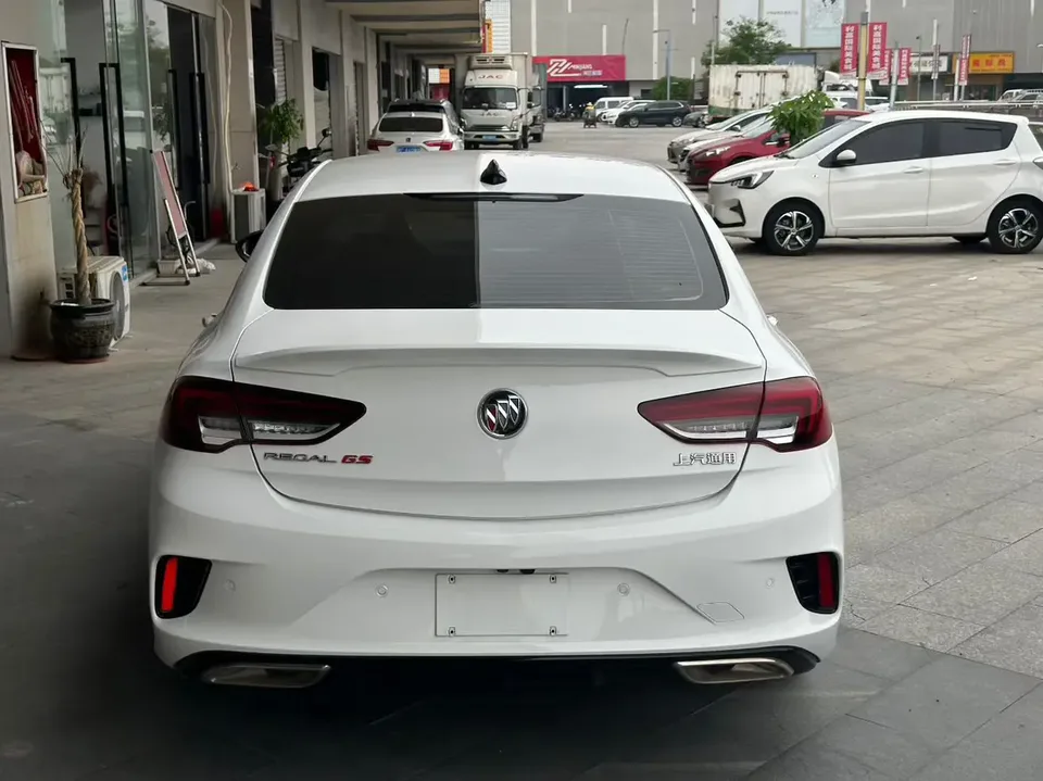 Buick Majesty Regal 2021 GS 28T Premium Edition 2022 — миниатюра 4