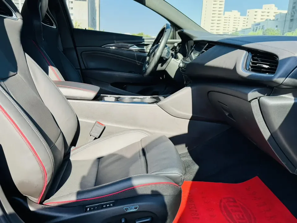 Buick Majesty Regal 2021 GS 28T Premium Edition 2022 — миниатюра 3