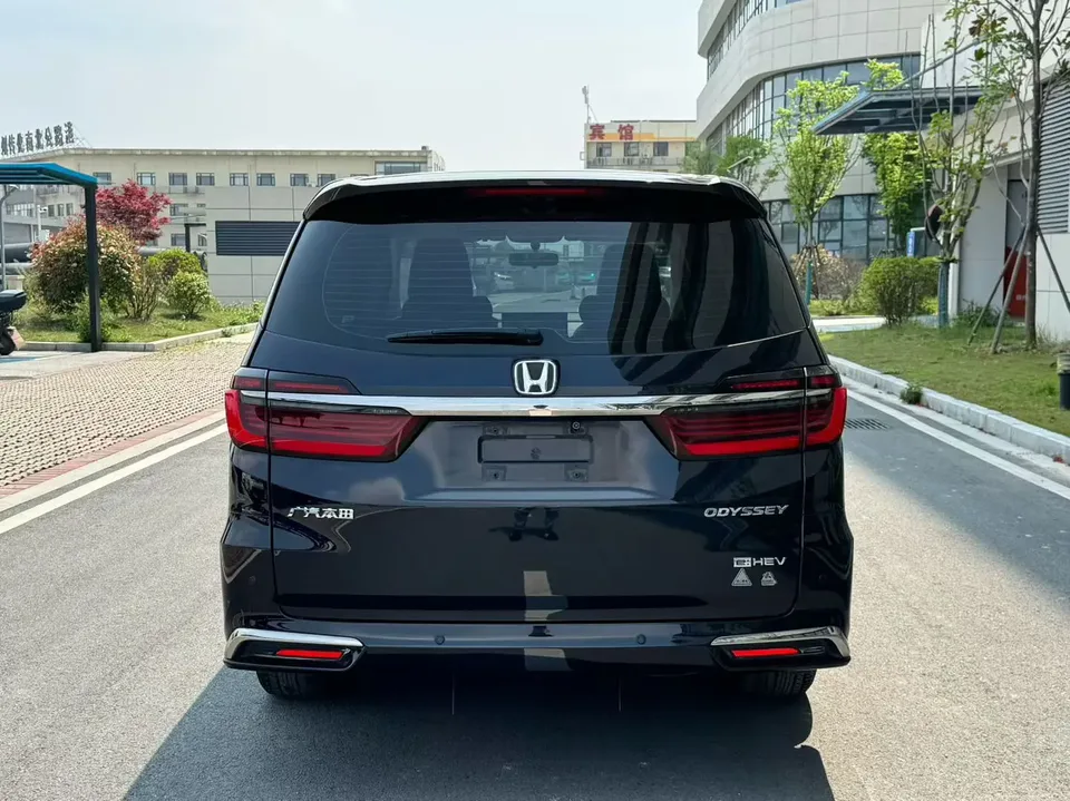 Honda Odyssey Odyssey 2024 2.0L Sharp Enjoy Edition 2024 — миниатюра 2