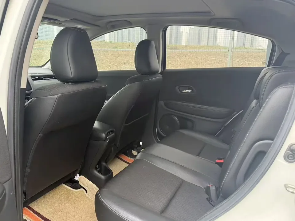 Honda VEZEL 2022 VIZI 1.5L CVT Phantom Night Pioneer Edition 2022 — миниатюра 3