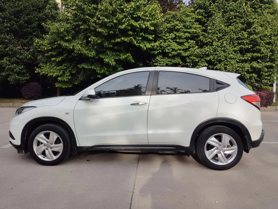 Honda VEZEL 2022 VIZI 1.5L CVT Phantom Night Pioneer Edition 2022 — миниатюра 4