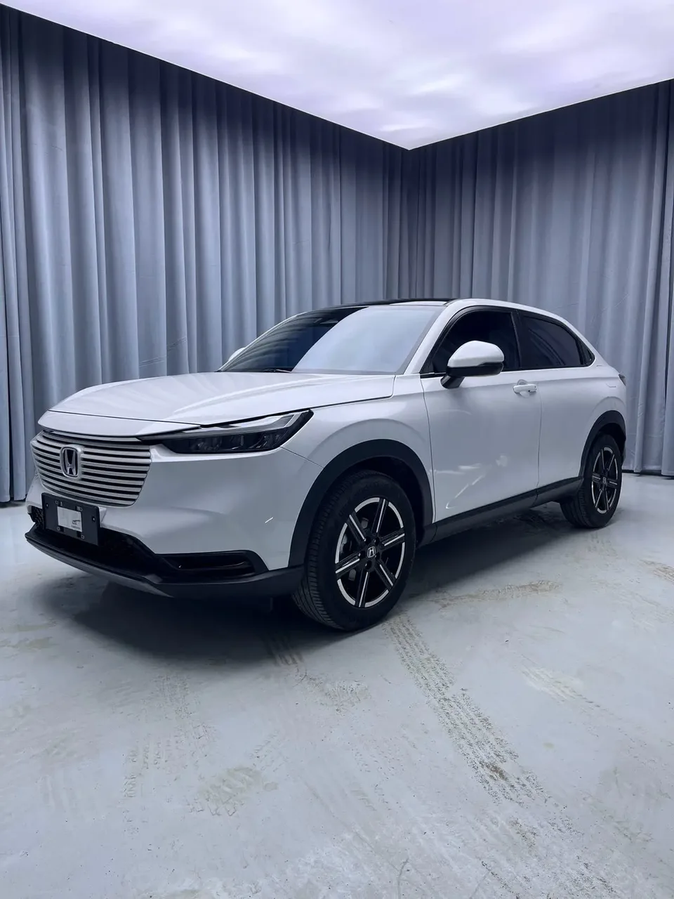 Honda VEZEL 1.5L CVT technology version 2023 — фото 1, купить с доставкой в Москву