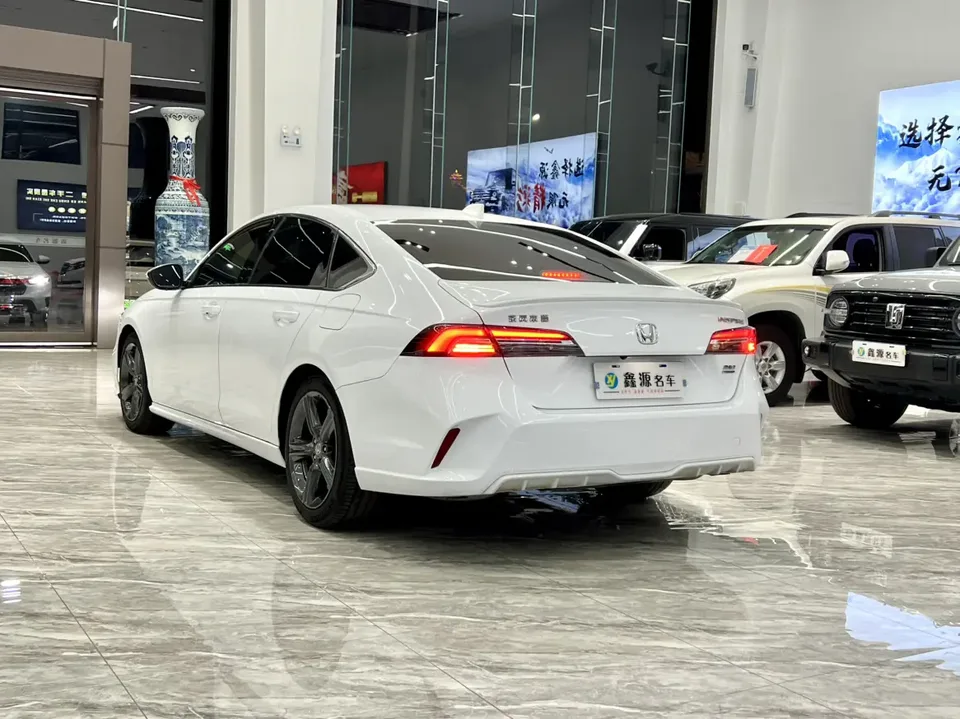 Honda Inspire 260TURBO Exquisite Edition 2024 — миниатюра 2