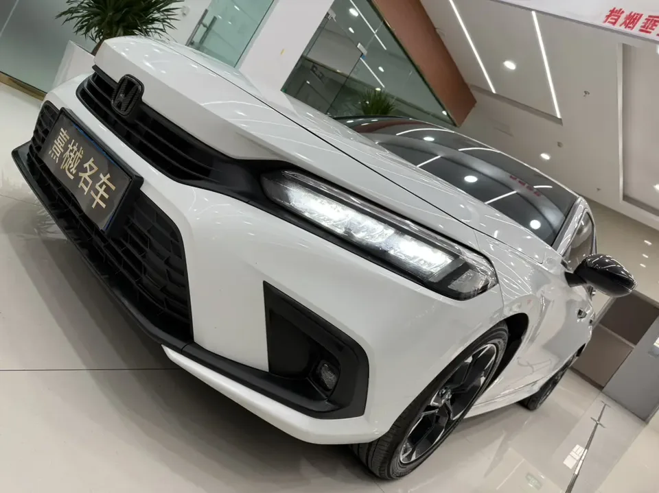 Honda CIVIC Civic 240TURBO CVT Dynamic C-position Customer Special Edition 2024 — миниатюра 3