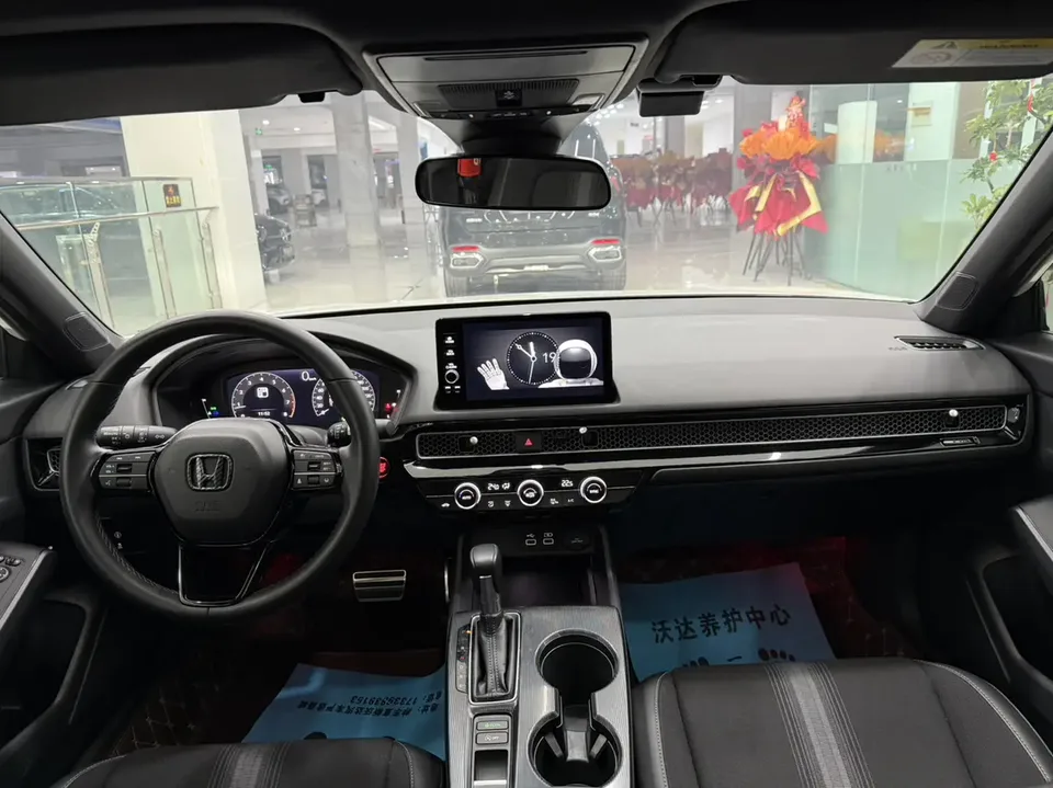 Honda CIVIC Civic 240TURBO CVT Dynamic C-position Customer Special Edition 2024 — миниатюра 4
