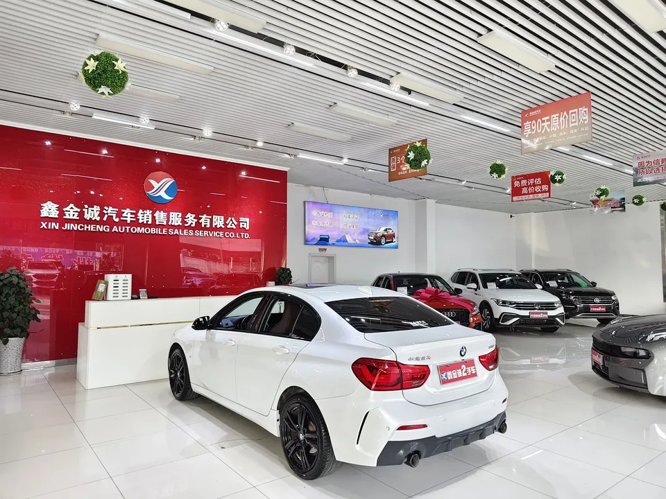 BMW 1 Series facelift 125i M Sport Night Edition 2022 — миниатюра 2