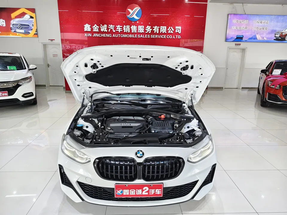BMW 1 Series facelift 125i M Sport Night Edition 2022 — миниатюра 3