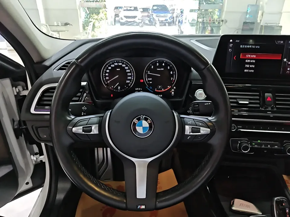 BMW 1 Series facelift 125i M Sport Night Edition 2022 — миниатюра 4