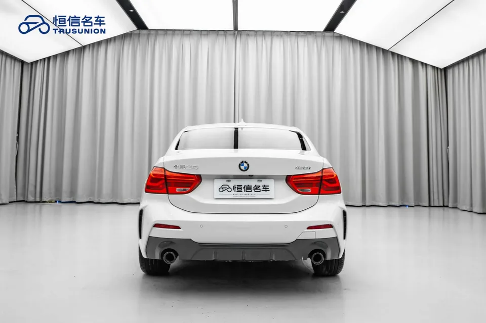 BMW 1 Series facelift 120i M Sport Night Edition 2023 — миниатюра 2