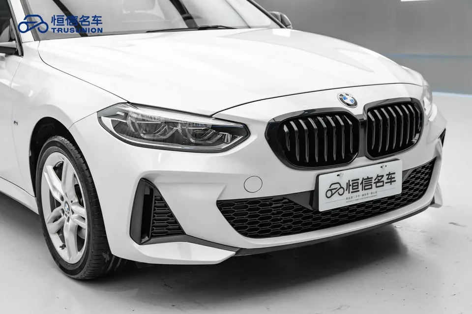 BMW 1 Series facelift 120i M Sport Night Edition 2023 — миниатюра 4