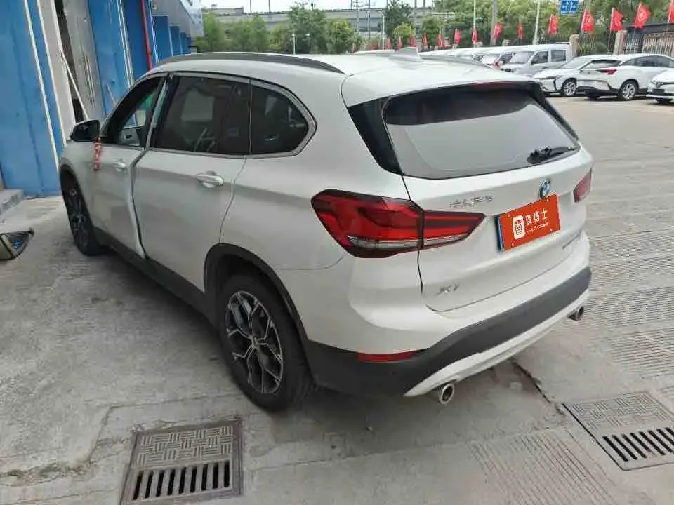 BMW X1 BMW X1 2022 sDrive25Li Leading Edition 2023 — миниатюра 2