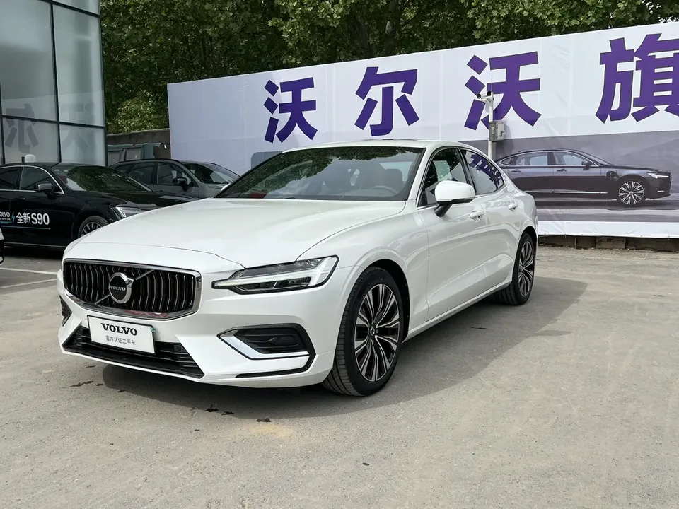 Volvo S60 2025