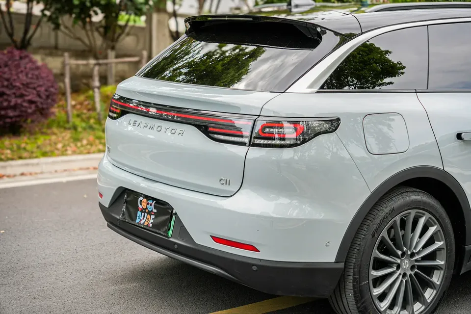 Leapmotor Zero running C11 Pure Electric 580 Premium Edition 2024 — миниатюра 3