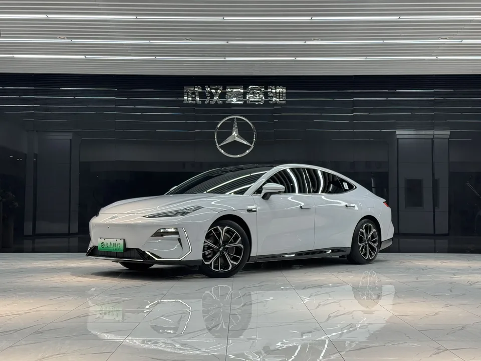 Geely Galaxy E8 2025