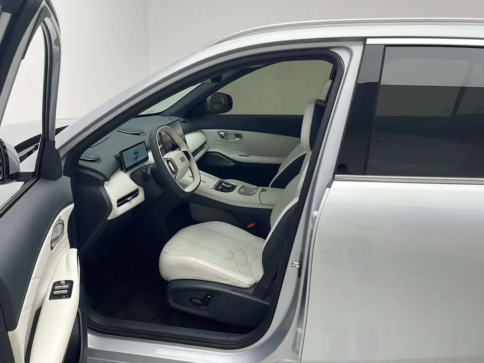 Geely Galaxy Starship 7 EM-i Galaxy Starship 7 EM-i 2025 120KM Exploration+ Edition 2025 — миниатюра 3