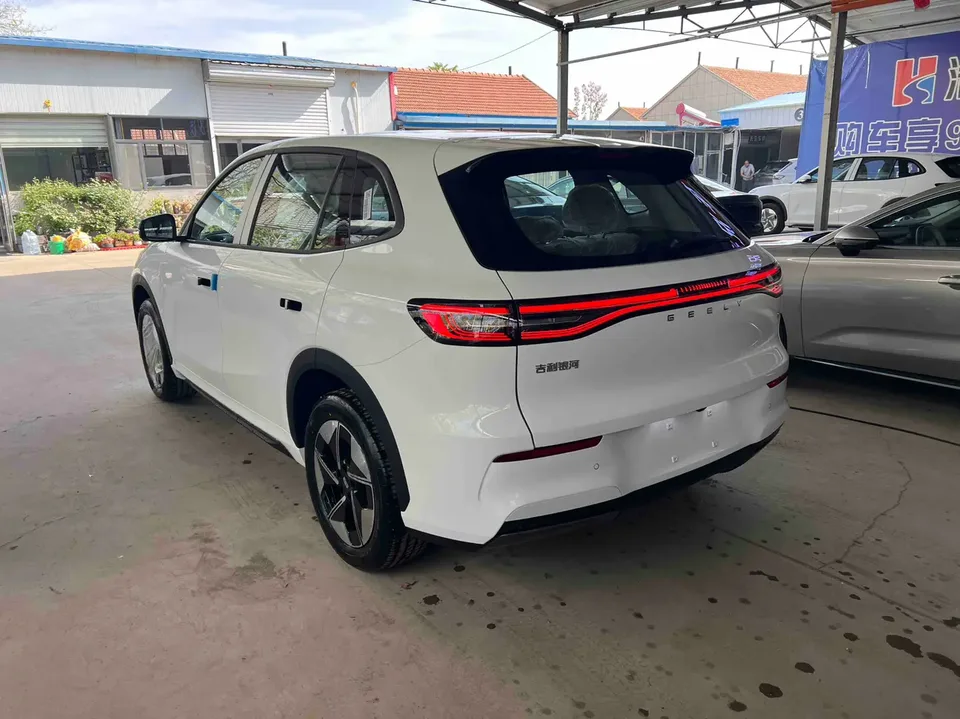 Geely Galaxy E5 Galaxy E5 2026 530km Launch Edition 2026 — миниатюра 4