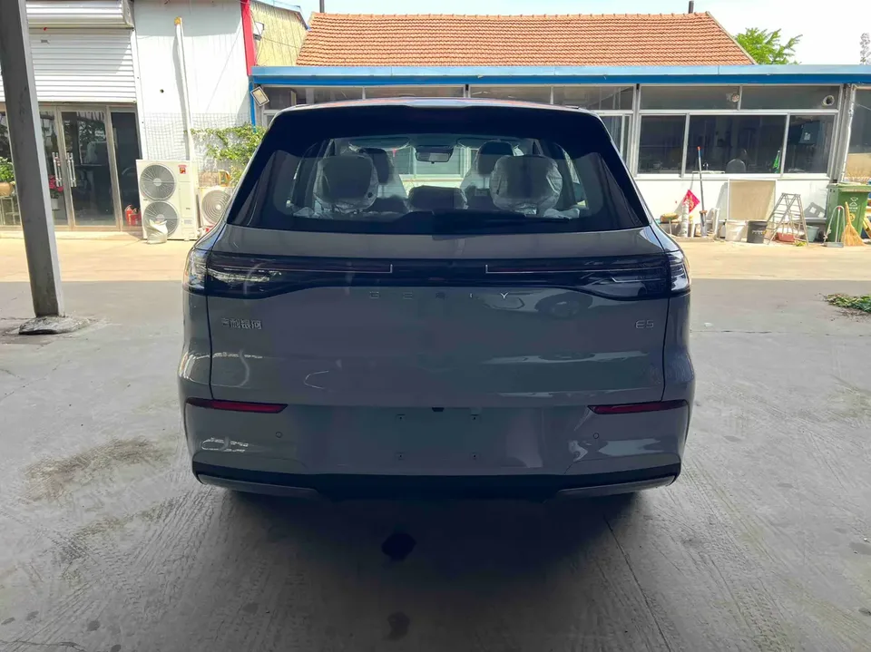Geely Galaxy E5 Galaxy E5 2026 530km Launch Edition 2026 — миниатюра 2