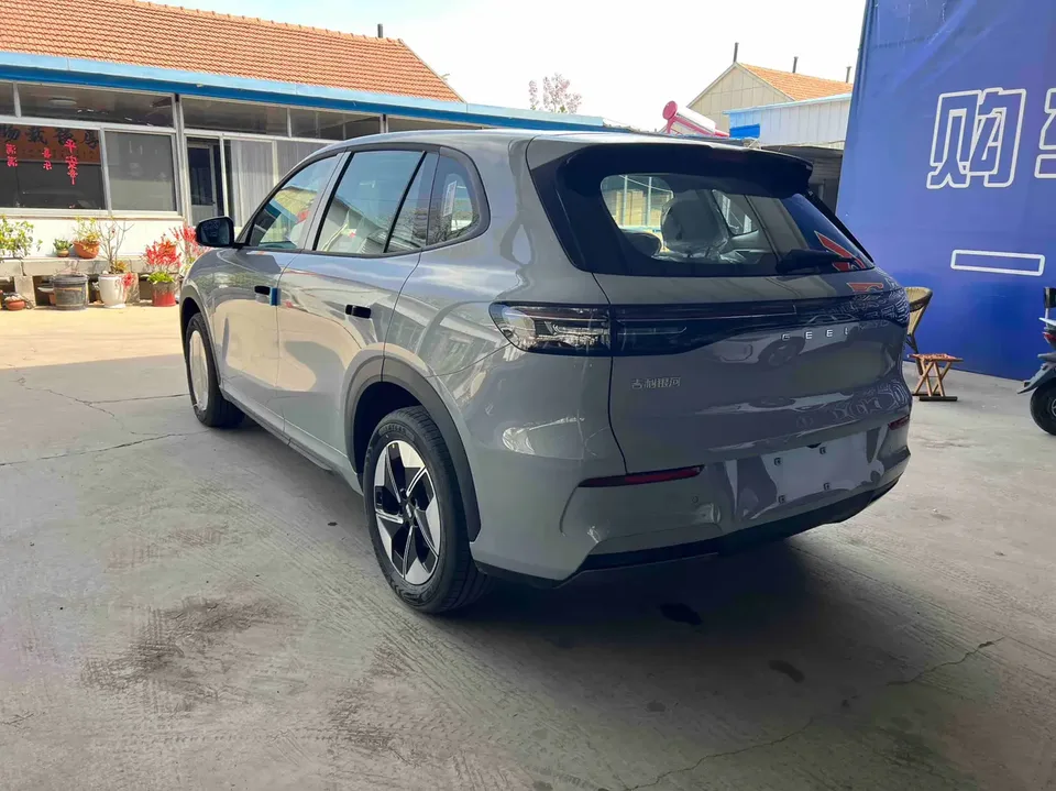 Geely Galaxy E5 Galaxy E5 2026 530km Launch Edition 2026 — миниатюра 4