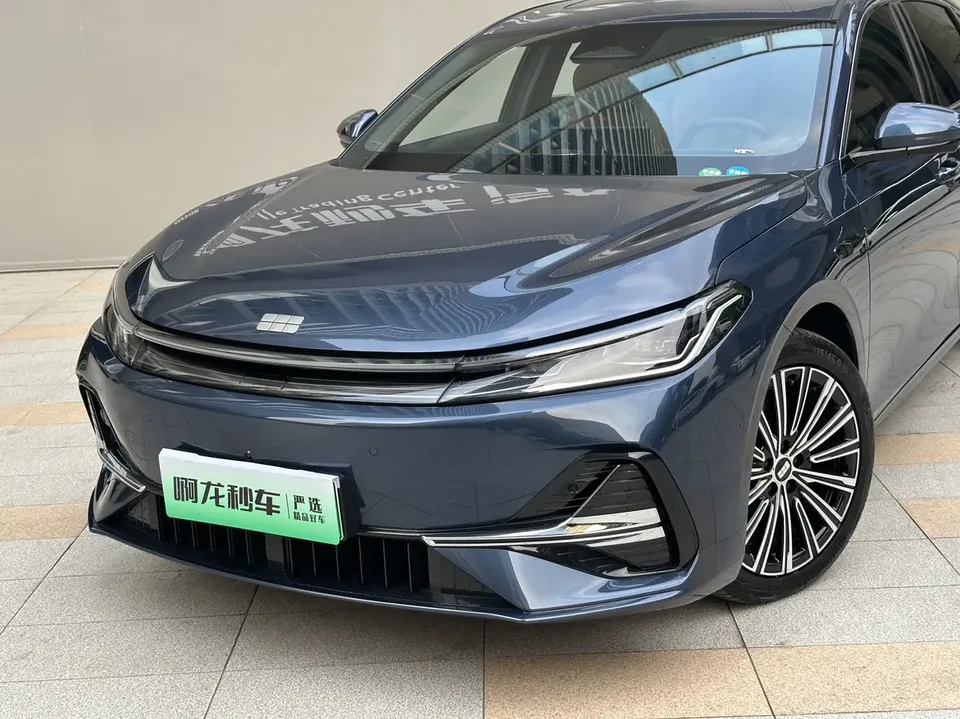 Geely Galaxy A7 PHEV 150km Starship Edition 2025 — миниатюра 3