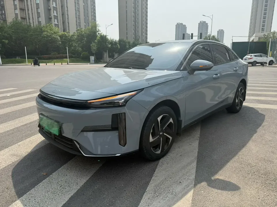 Geely Galaxy L6 2025