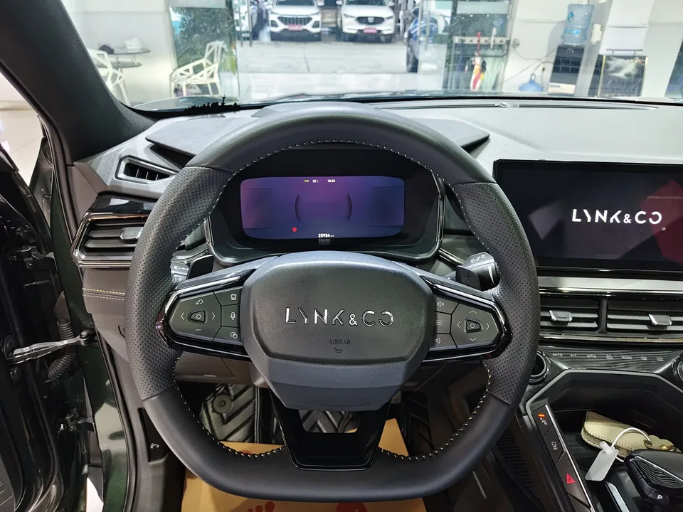 Lynk & Co 06 Lynk & Co 06 2023 Remix 1.5T Halo 2022 — миниатюра 4