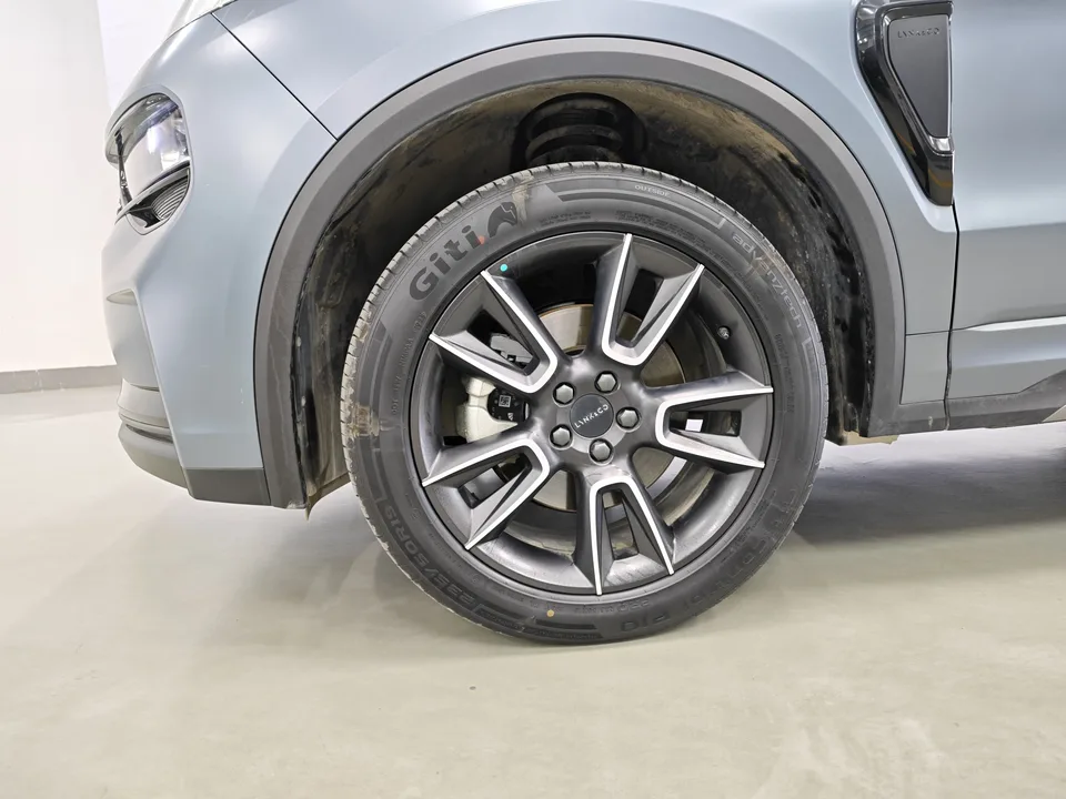 Lynk & Co 01 2.0TD 2WD New Pro Edition 2025 — миниатюра 3